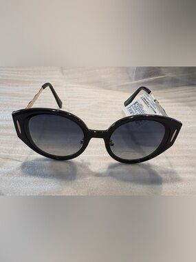 Target Black Cat-Eye Sunglasses with Gray Gradient Lenses